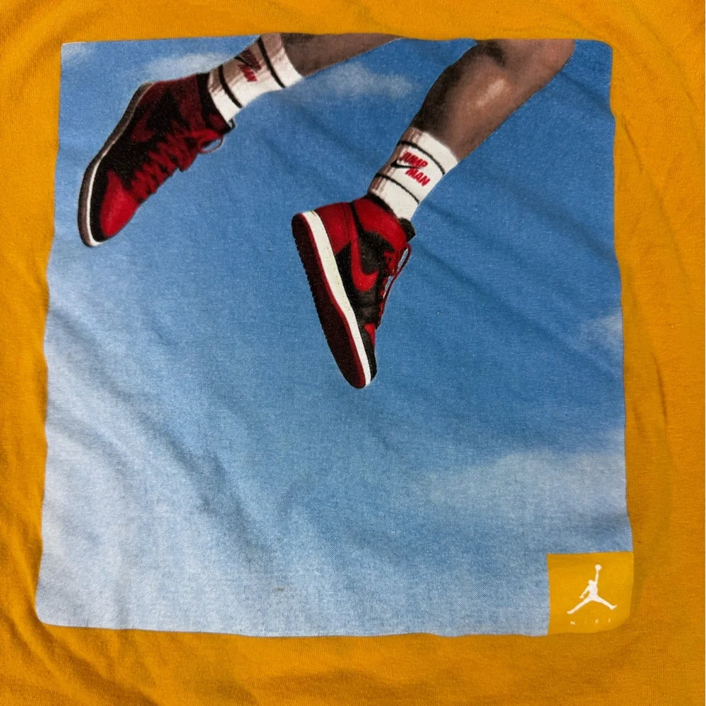 Jordan Jumpman Photo Yellow T Shirt Men’s Size Large‎